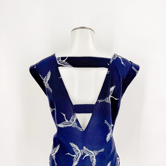 Chic Women's Blue Crane Pattern Blouse - Picture 3 of 6